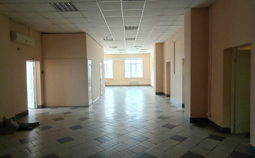 Офисное помещение 147м² на первой линии трассы К. Маркса фото