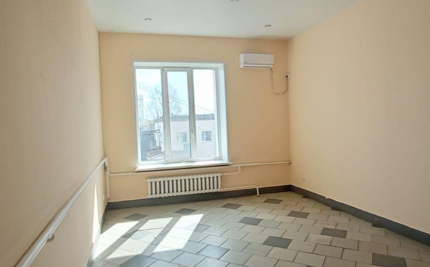 Офисное помещение 147м² на первой линии трассы К. Маркса фото