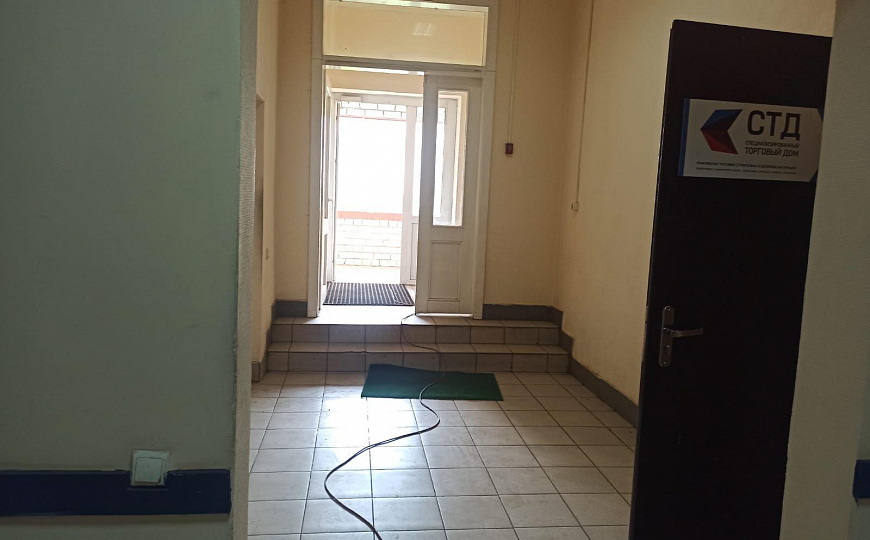 Офисное помещение 147м² на первой линии трассы К. Маркса фото