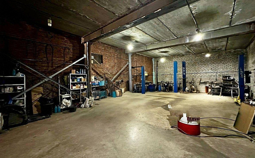 Свободное помещение 350 м2 в г.Новокуйбышевске фото