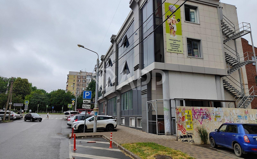 Сдам торговое помещение, 350 м² фото