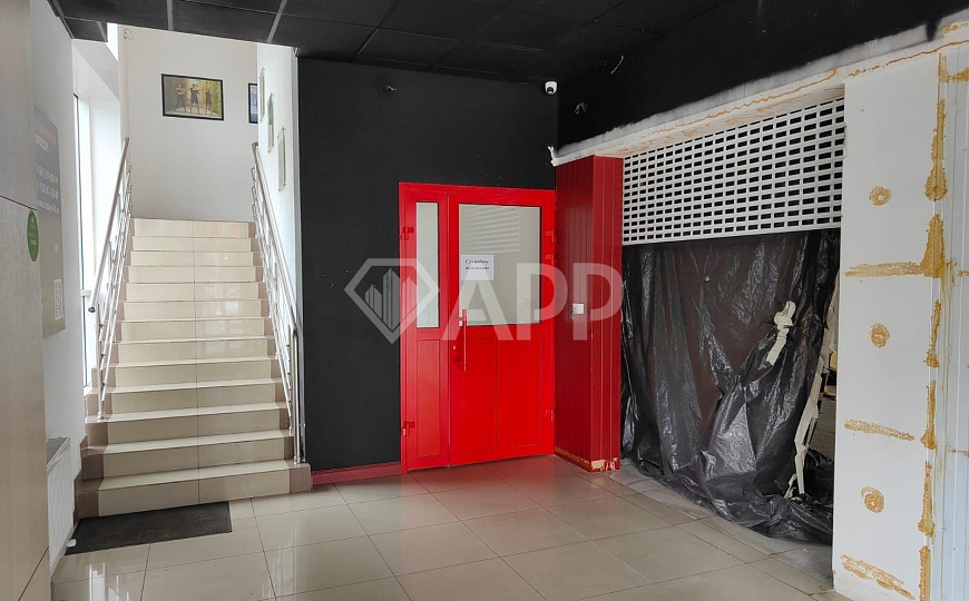 Сдам торговое помещение, 350 м² фото