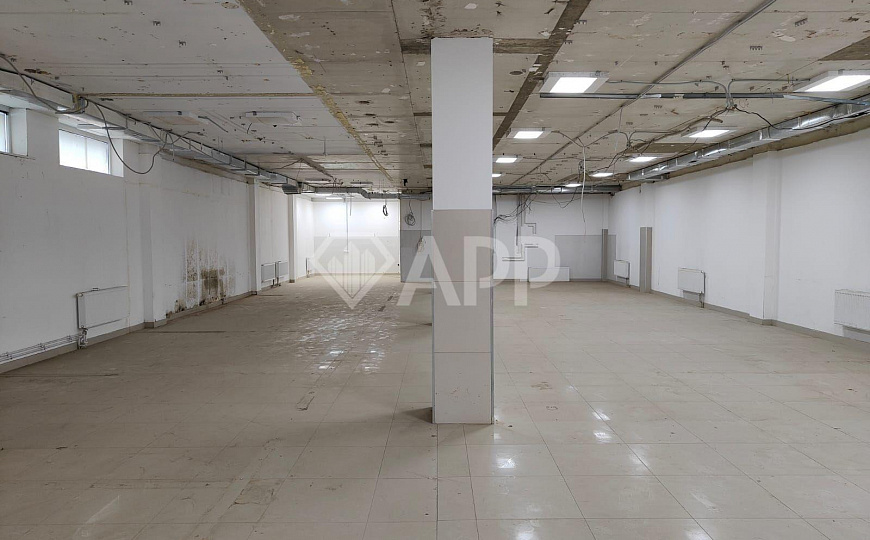 Сдам торговое помещение, 350 м² фото