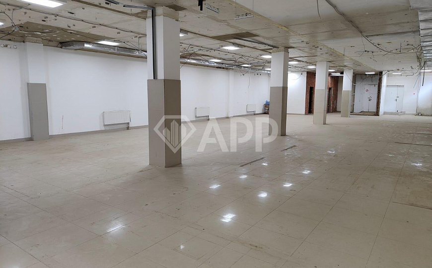 Сдам торговое помещение, 350 м² фото