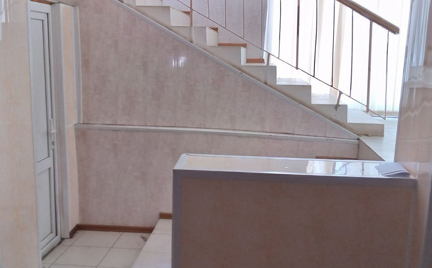 Отдельно стоящее двух этажное здание, 819 м² фото