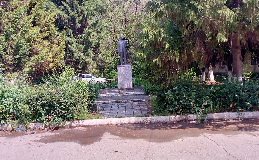 Отдельно стоящее двух этажное здание, 819 м² фото