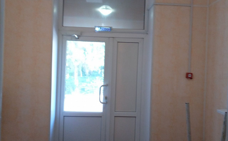 Отдельно стоящее двух этажное здание, 819 м² фото