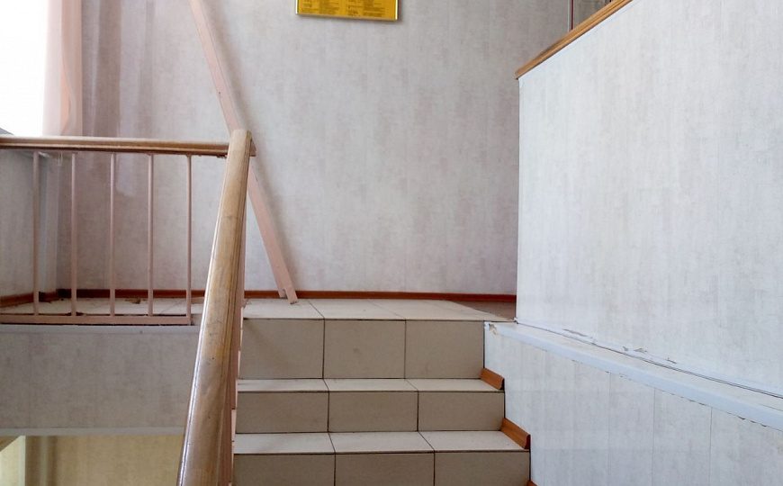 Отдельно стоящее двух этажное здание, 819 м² фото