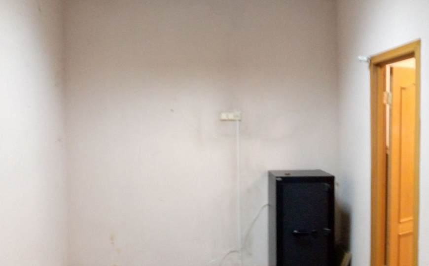 Отдельно стоящее двух этажное здание, 819 м² фото