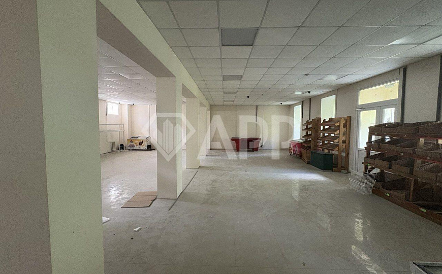 Сдам торговое помещение 160 м² фото