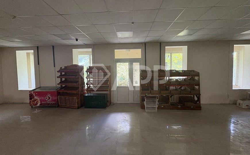 Сдам торговое помещение 160 м² фото