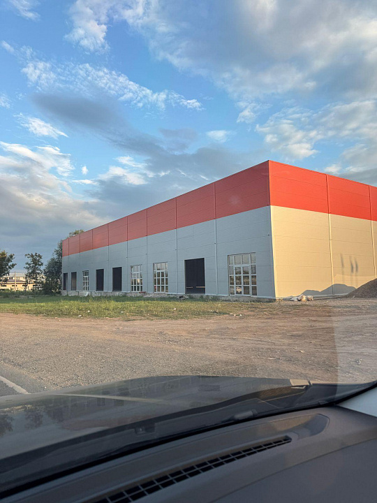 Сдам склад на 1 линии с высоким трафиком. фото