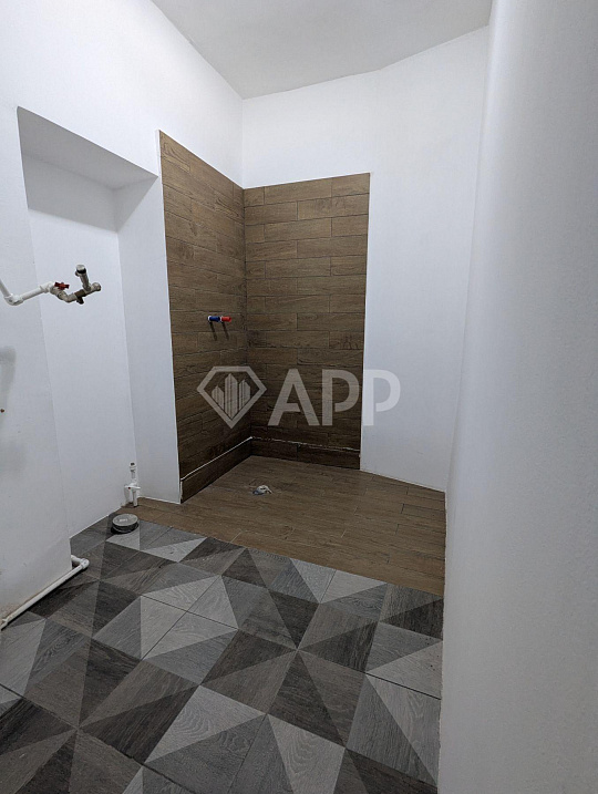 Сдам торговое помещение, 107,7 м² фото