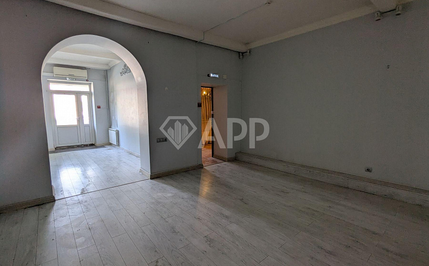 Сдам торговое помещение, 107,7 м² фото