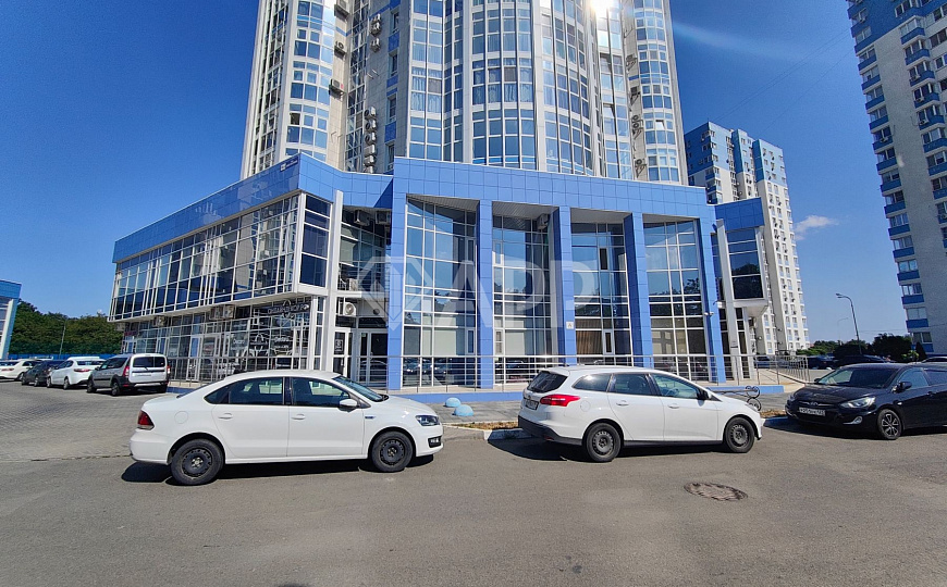 Сдам торговое помещение, 140 м² фото