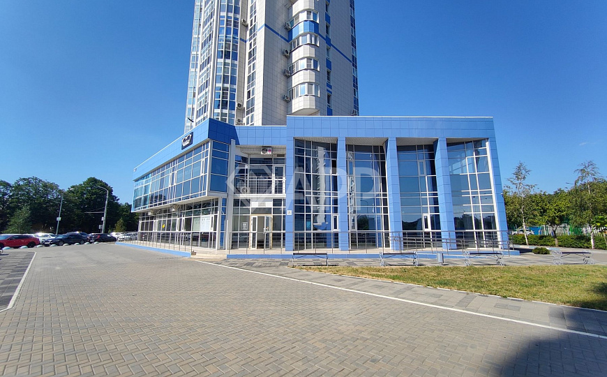 Сдам торговое помещение, 140 м² фото