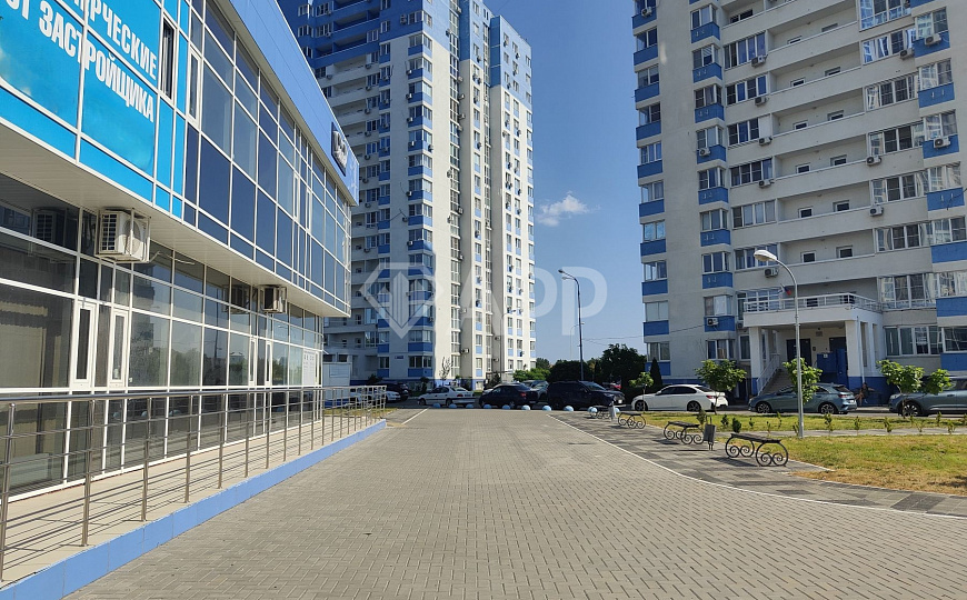 Сдам торговое помещение, 140 м² фото