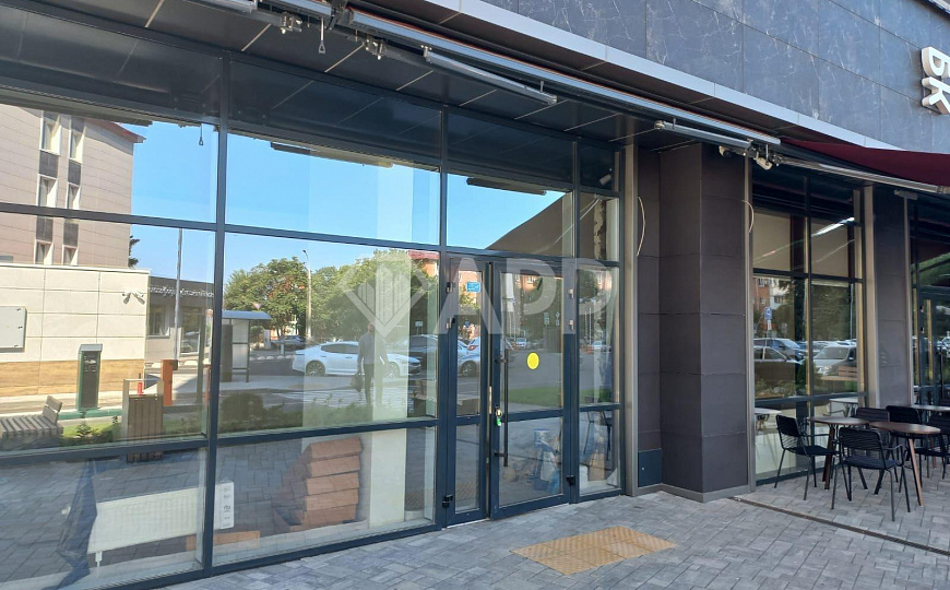 Сдаю торговое помещение, 46.6 м² фото