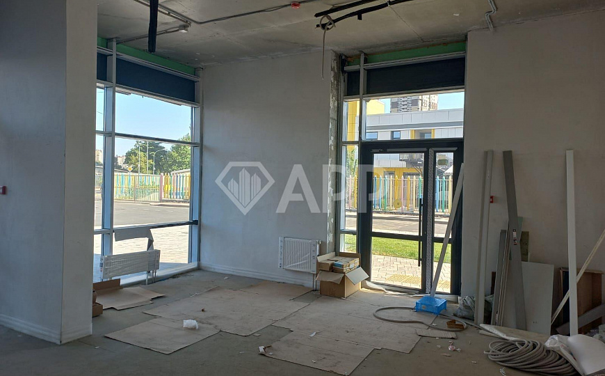 Сдаю торговое помещение, 46.6 м² фото