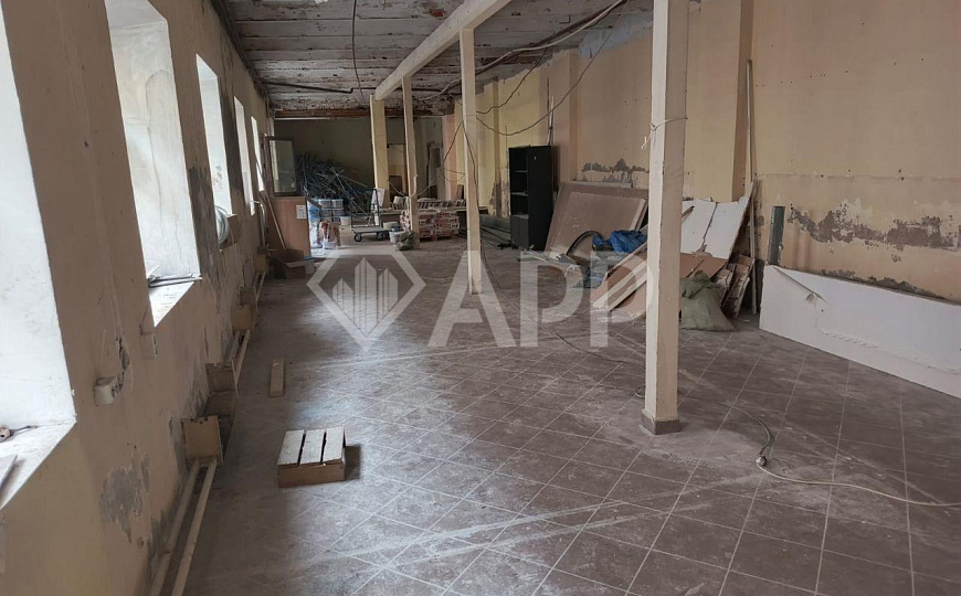 Помещение на первом этаже в аренду фото