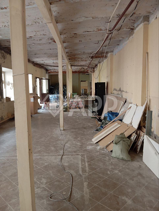 Помещение на первом этаже в аренду фото