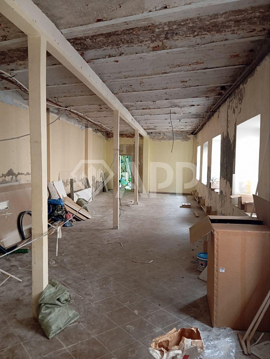 Помещение на первом этаже в аренду фото