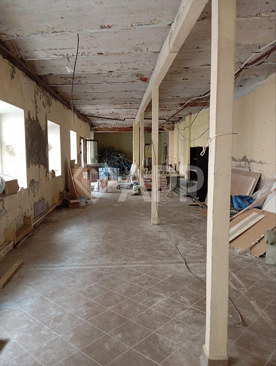 Помещение на первом этаже в аренду фото