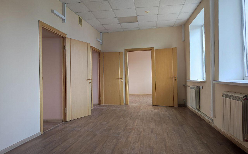 Отличный офис 52 кв. м., 2 кабинета. фото