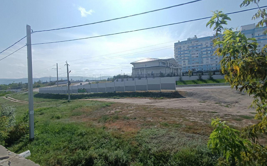 Производственно-Складское помещение на земельном участке 22 сотки. фото