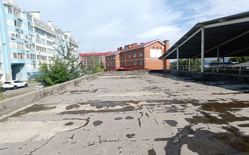 Производственно-Складское помещение на земельном участке 22 сотки. фото