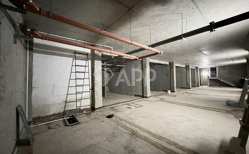 Сдаю торговое помещение, 370 м² фото