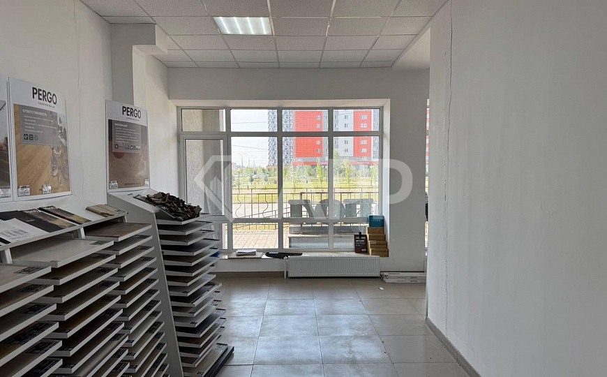 Помещение свободного назначение на красной линии фото