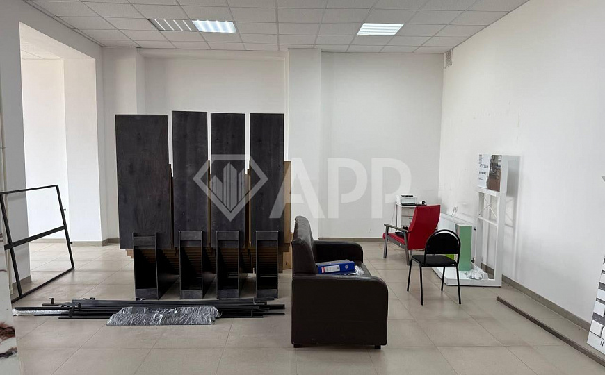 Помещение свободного назначение на красной линии фото