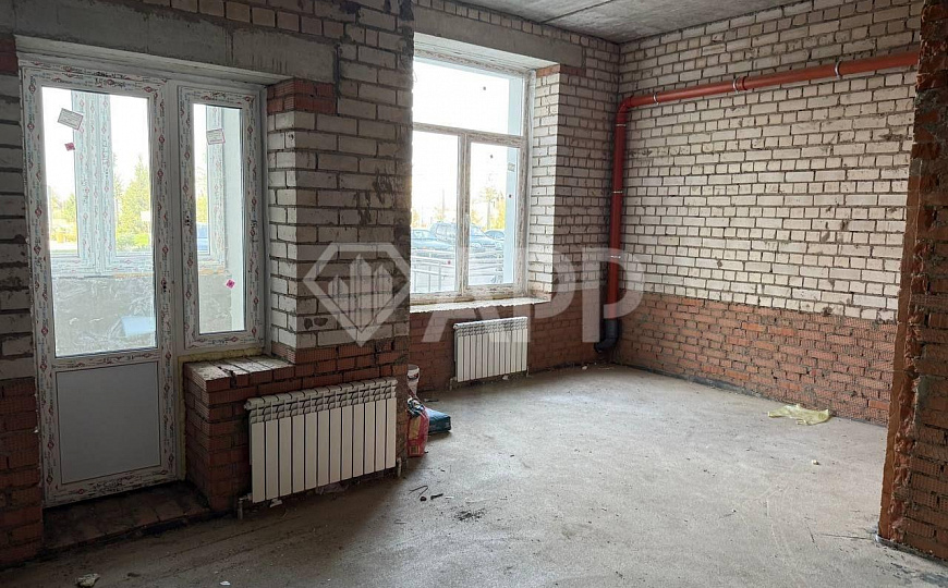 Помещение свободного назначения в новом ЖК (красная линия) фото