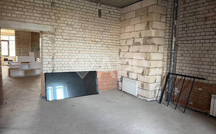 Помещение свободного назначения в новом ЖК (красная линия) фото