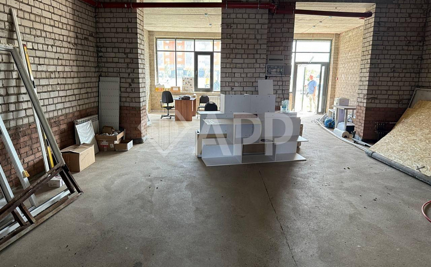 Помещение свободного назначения в новом ЖК (красная линия) фото