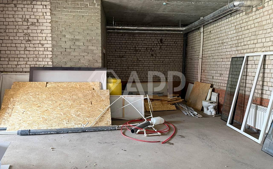 Помещение свободного назначения в новом ЖК (красная линия) фото