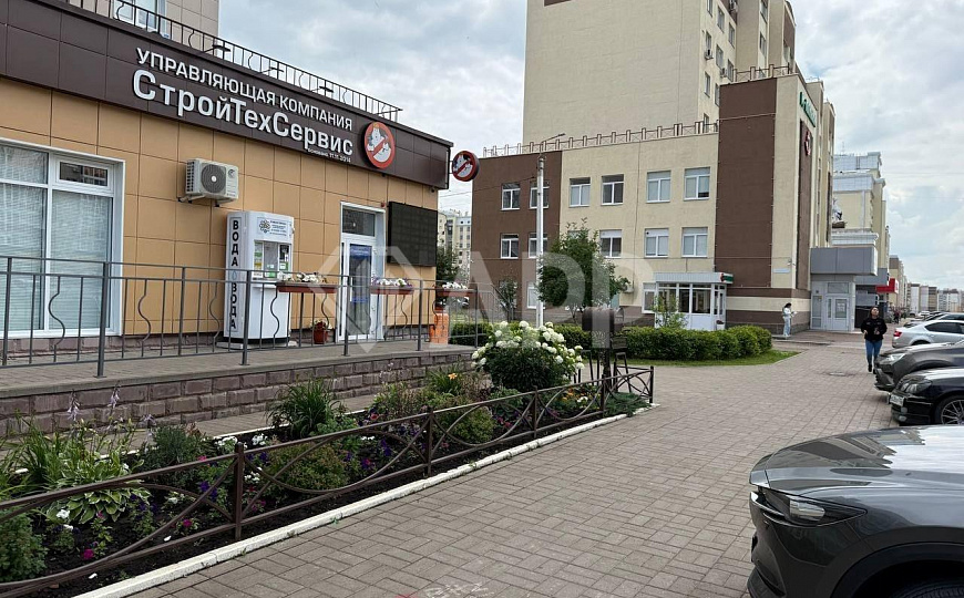 Коммерческое помещение на красной линии фото