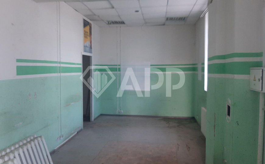 Помещение свободного назначения на Артема 140 фото