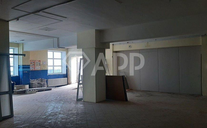 Помещение свободного назначения на Артема 140 фото