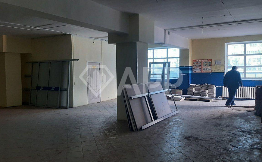 Помещение свободного назначения на Артема 140 фото