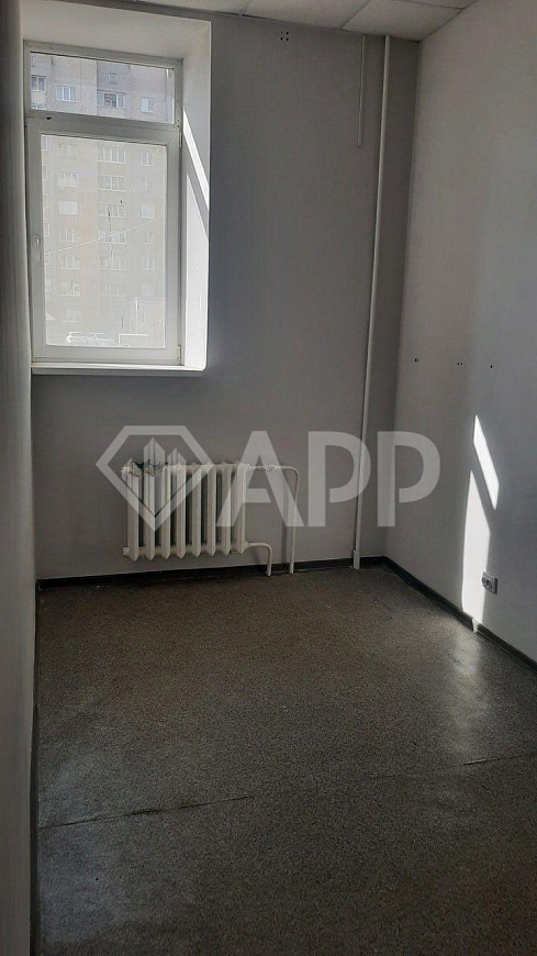 Помещение свободного назначения на Артема 140 фото