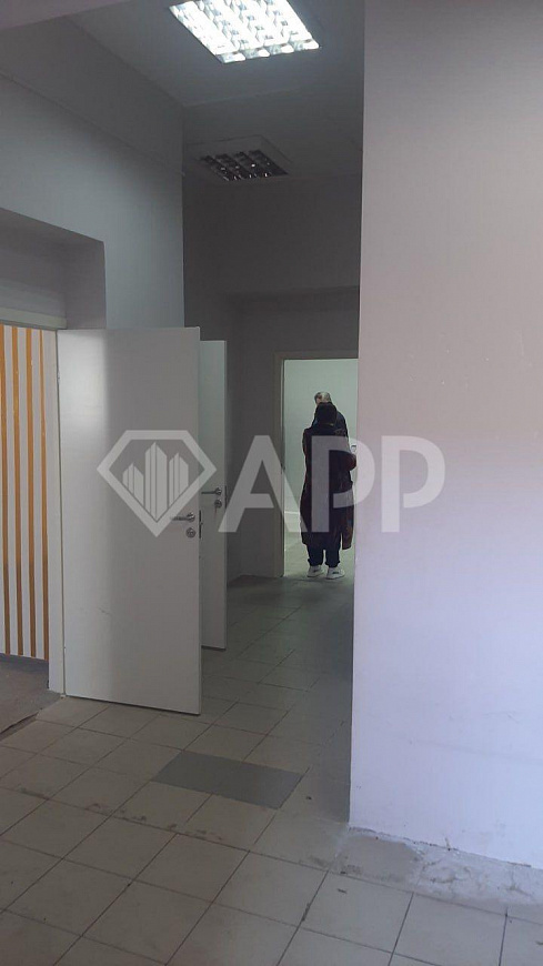 Помещение свободного назначения на Артема 140 фото