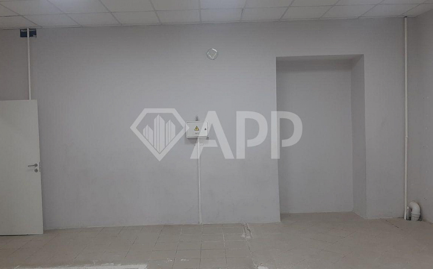 Помещение свободного назначения на Артема 140 фото