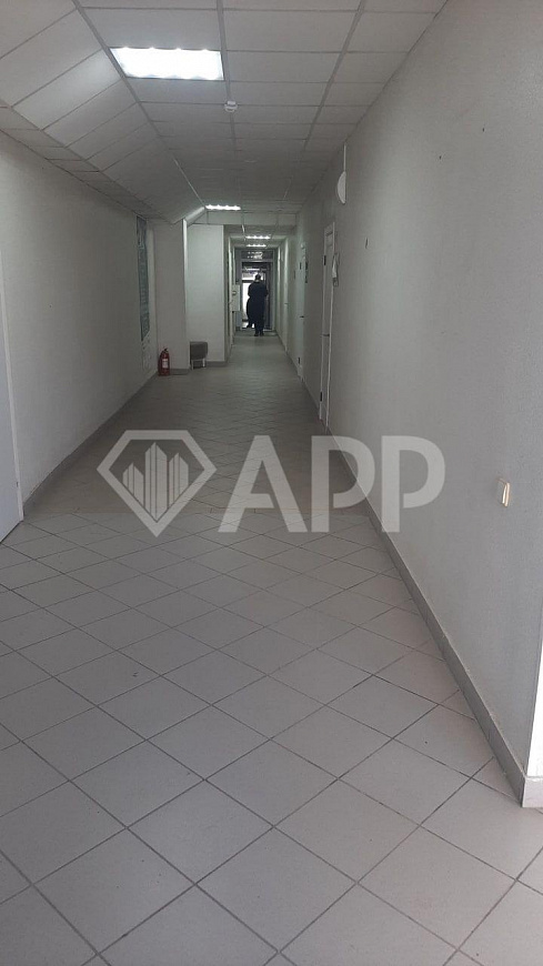 Цоколь под сбербанком на Артема 53б фото