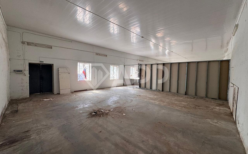 Сдаю складское помещение, 218 м² фото