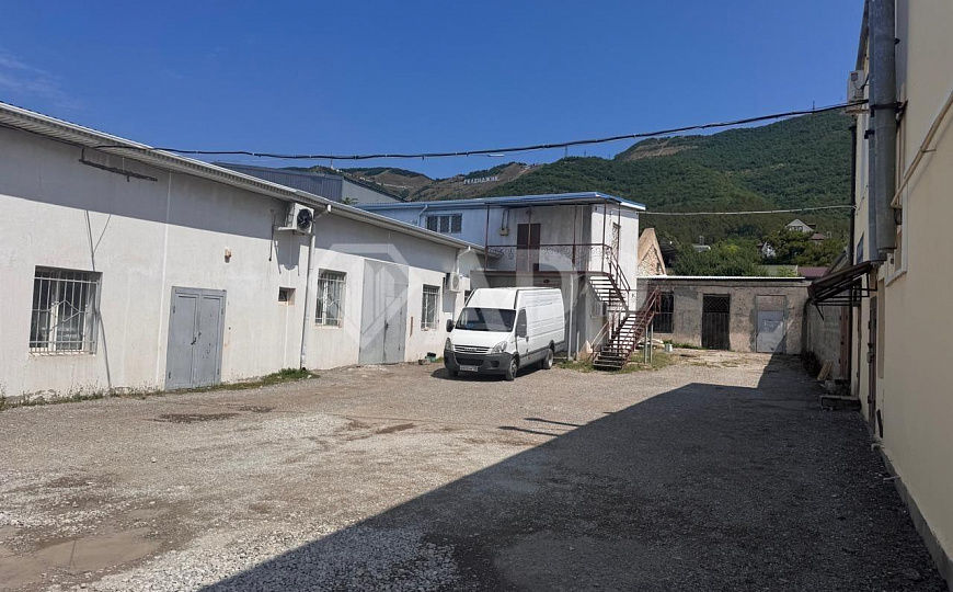 Сдаю складское помещение, 218 м² фото