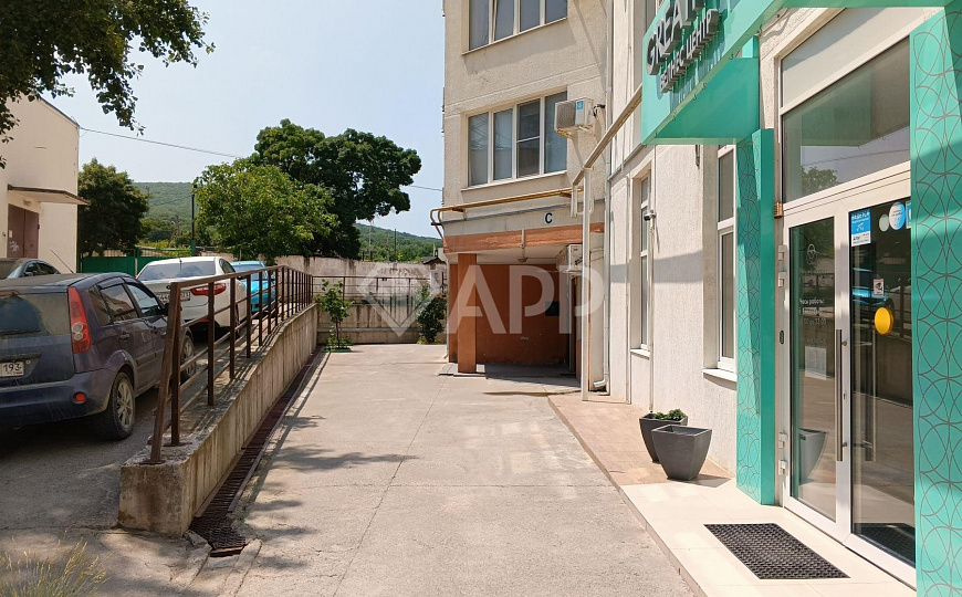 Сдаю помещение свободного назначения, 120,6 м² фото