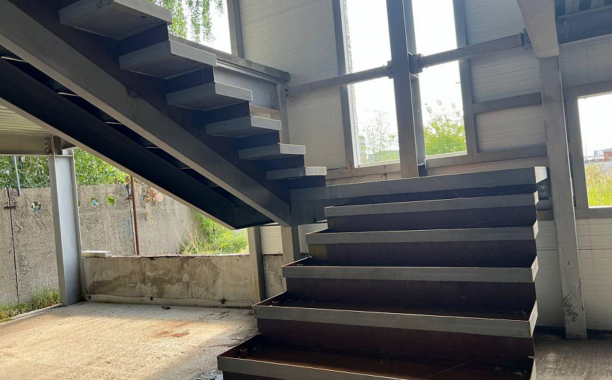 Продажа производственно-складского помещения в 10 минутах от центра города фото