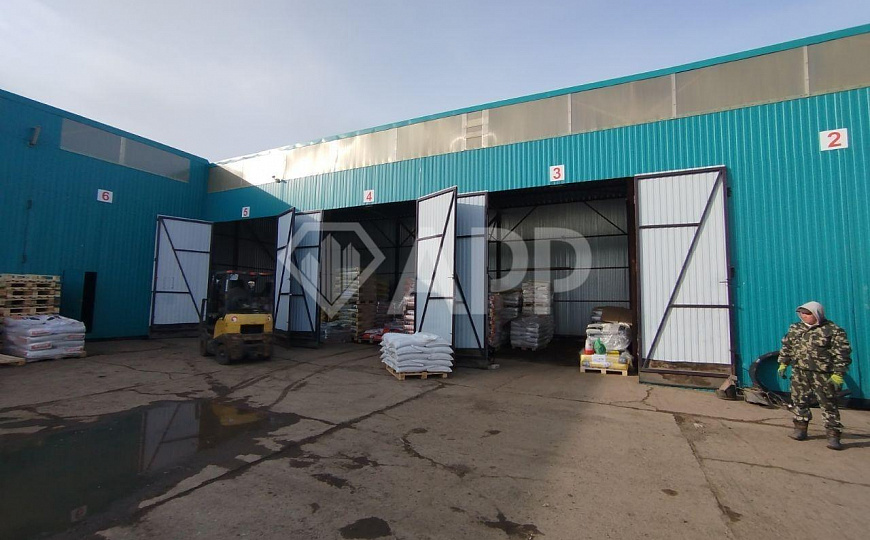 Продается база с теплым и холодными складами, 2466кв.м фото